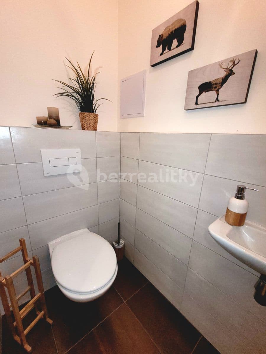 2 bedroom with open-plan kitchen flat to rent, 81 m², T. G. Masaryka, Horoměřice, Středočeský Region 2 bedroom with open-plan kitchen flat to rent, 81 m², T. G. Masaryka, Horoměřice, Středočeský Region