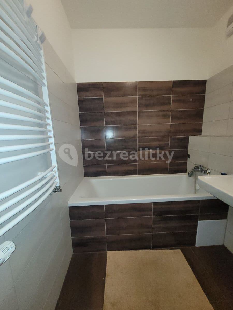 2 bedroom with open-plan kitchen flat to rent, 81 m², T. G. Masaryka, Horoměřice, Středočeský Region 2 bedroom with open-plan kitchen flat to rent, 81 m², T. G. Masaryka, Horoměřice, Středočeský Region