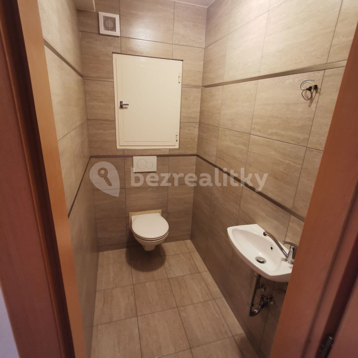 2 bedroom with open-plan kitchen flat to rent, 83 m², Bartošova, Zlín, Zlínský Region 2 bedroom with open-plan kitchen flat to rent, 83 m², Bartošova, Zlín, Zlínský Region