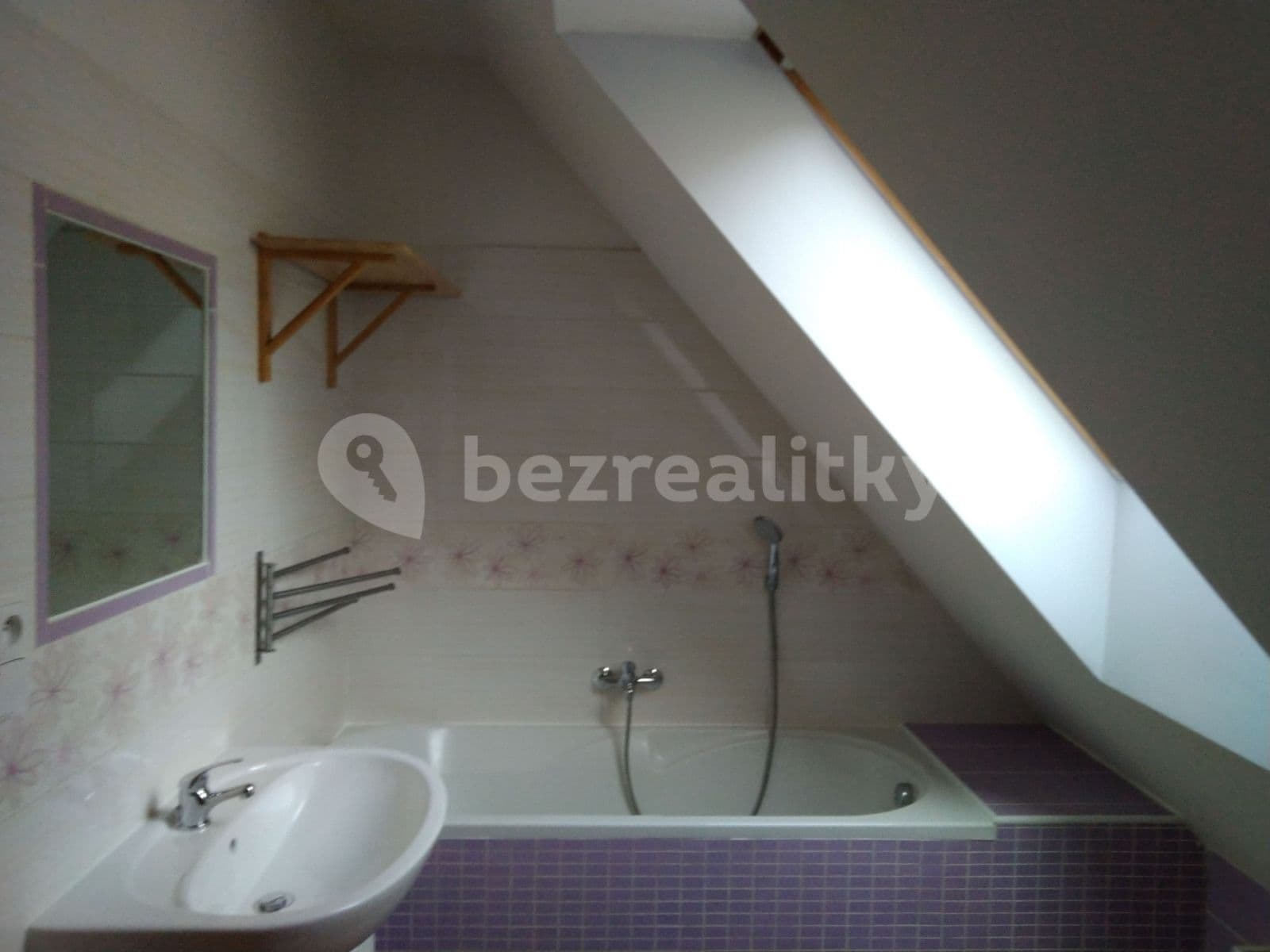 1 bedroom with open-plan kitchen flat to rent, 46 m², Kynského, Slaný, Středočeský Region 1 bedroom with open-plan kitchen flat to rent, 46 m², Kynského, Slaný, Středočeský Region