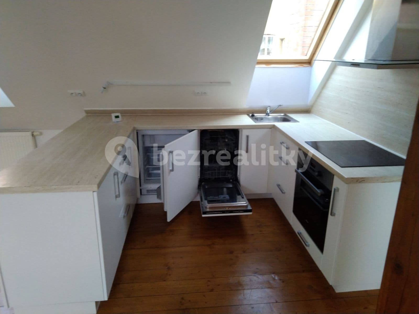 1 bedroom with open-plan kitchen flat to rent, 46 m², Kynského, Slaný, Středočeský Region 1 bedroom with open-plan kitchen flat to rent, 46 m², Kynského, Slaný, Středočeský Region