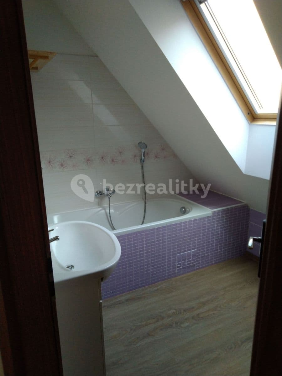 1 bedroom with open-plan kitchen flat to rent, 46 m², Kynského, Slaný, Středočeský Region 1 bedroom with open-plan kitchen flat to rent, 46 m², Kynského, Slaný, Středočeský Region