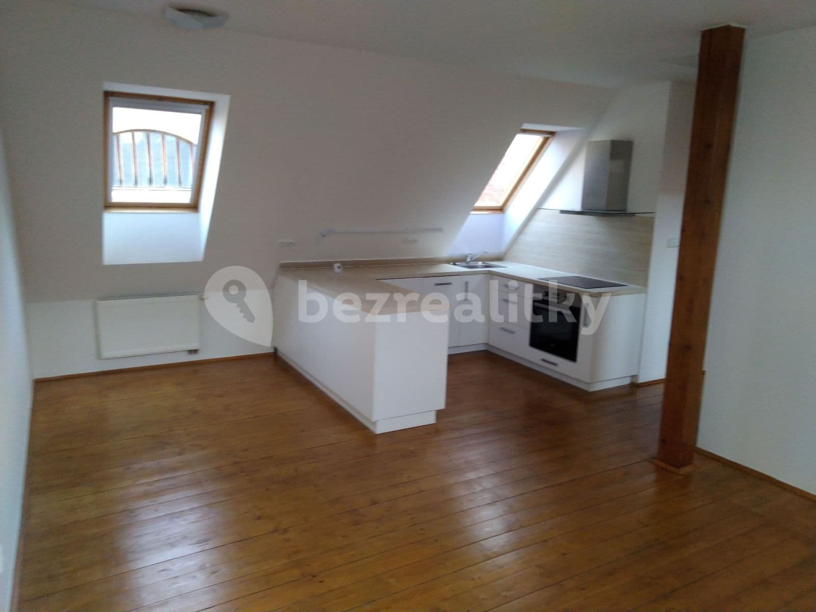 1 bedroom with open-plan kitchen flat to rent, 46 m², Kynského, Slaný, Středočeský Region 1 bedroom with open-plan kitchen flat to rent, 46 m², Kynského, Slaný, Středočeský Region