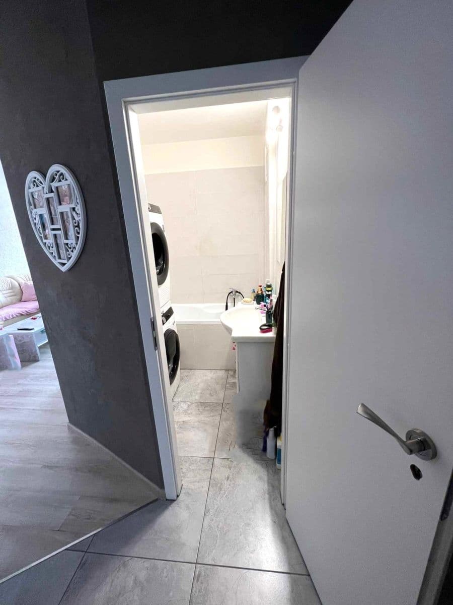 2 bedroom with open-plan kitchen flat to rent, 68 m², V Bažantnici, Kladno, Středočeský Region 2 bedroom with open-plan kitchen flat to rent, 68 m², V Bažantnici, Kladno, Středočeský Region