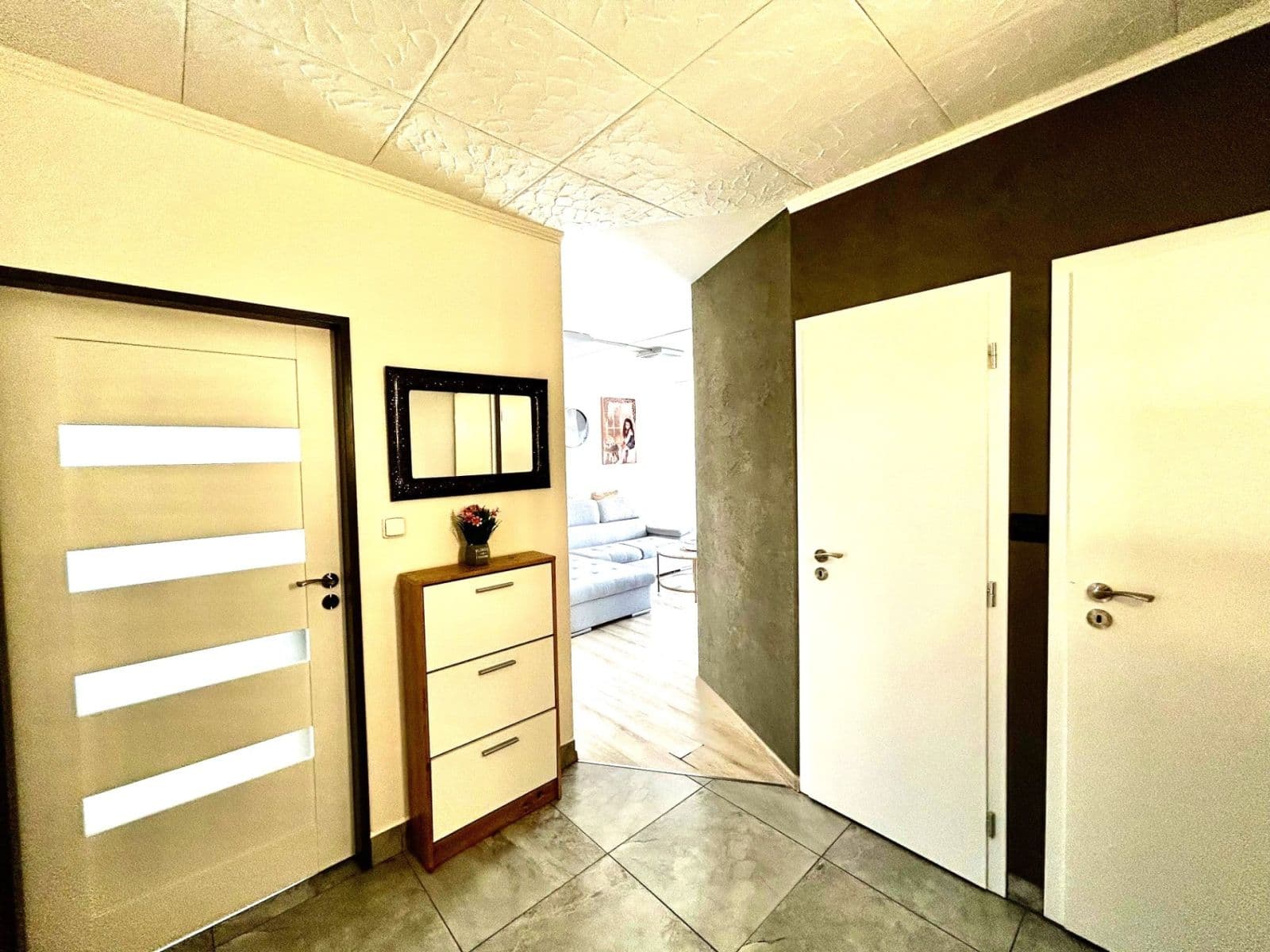 2 bedroom with open-plan kitchen flat to rent, 68 m², V Bažantnici, Kladno, Středočeský Region 2 bedroom with open-plan kitchen flat to rent, 68 m², V Bažantnici, Kladno, Středočeský Region