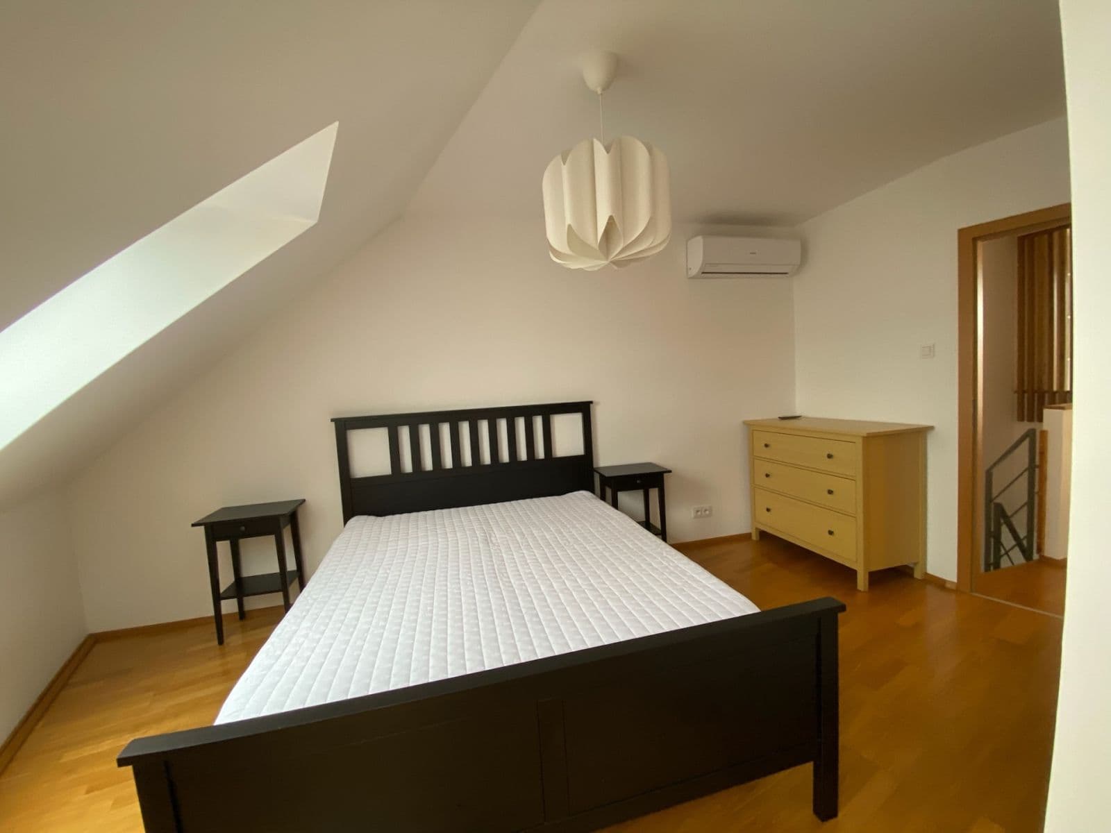 2 bedroom with open-plan kitchen flat to rent, 105 m², Sokolovská, Prague, Prague 2 bedroom with open-plan kitchen flat to rent, 105 m², Sokolovská, Prague, Prague