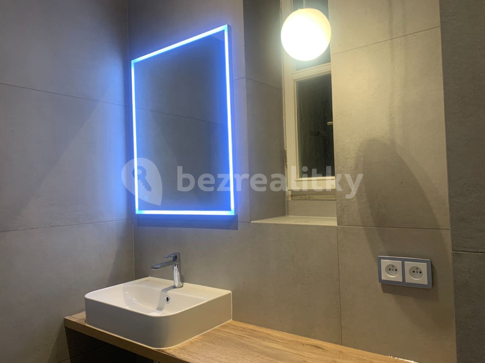 1 bedroom with open-plan kitchen flat to rent, 48 m², Na Poříčním právu, Prague, Prague 1 bedroom with open-plan kitchen flat to rent, 48 m², Na Poříčním právu, Prague, Prague