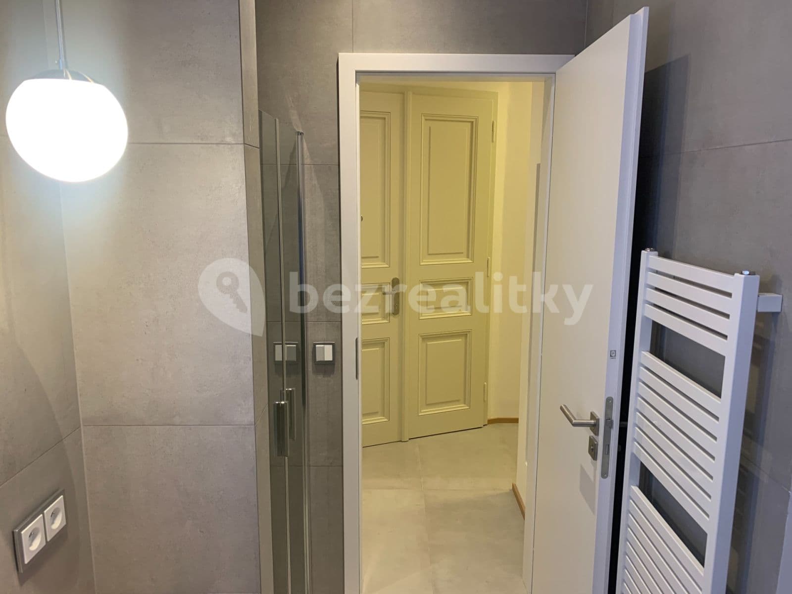 1 bedroom with open-plan kitchen flat to rent, 48 m², Na Poříčním právu, Prague, Prague 1 bedroom with open-plan kitchen flat to rent, 48 m², Na Poříčním právu, Prague, Prague