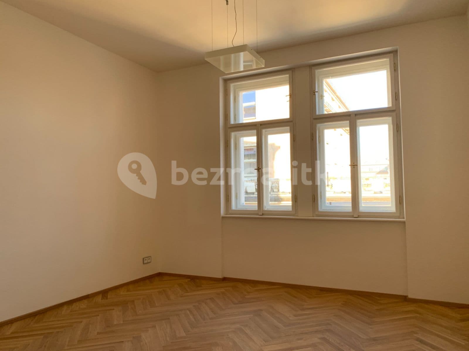1 bedroom with open-plan kitchen flat to rent, 48 m², Na Poříčním právu, Prague, Prague 1 bedroom with open-plan kitchen flat to rent, 48 m², Na Poříčním právu, Prague, Prague