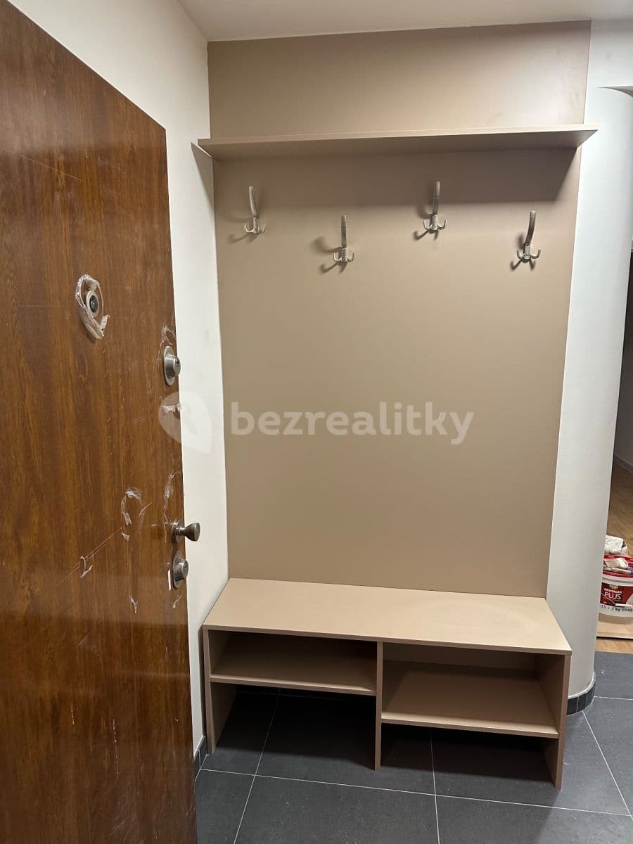 1 bedroom with open-plan kitchen flat to rent, 39 m², Michelská, Prague, Prague 1 bedroom with open-plan kitchen flat to rent, 39 m², Michelská, Prague, Prague