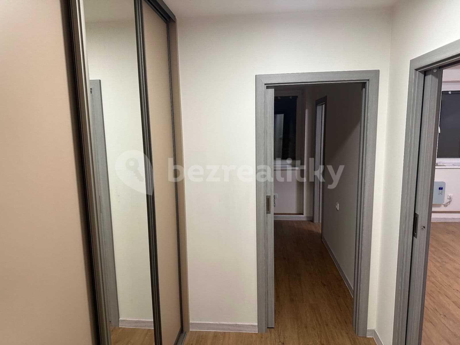 1 bedroom with open-plan kitchen flat to rent, 39 m², Michelská, Prague, Prague 1 bedroom with open-plan kitchen flat to rent, 39 m², Michelská, Prague, Prague