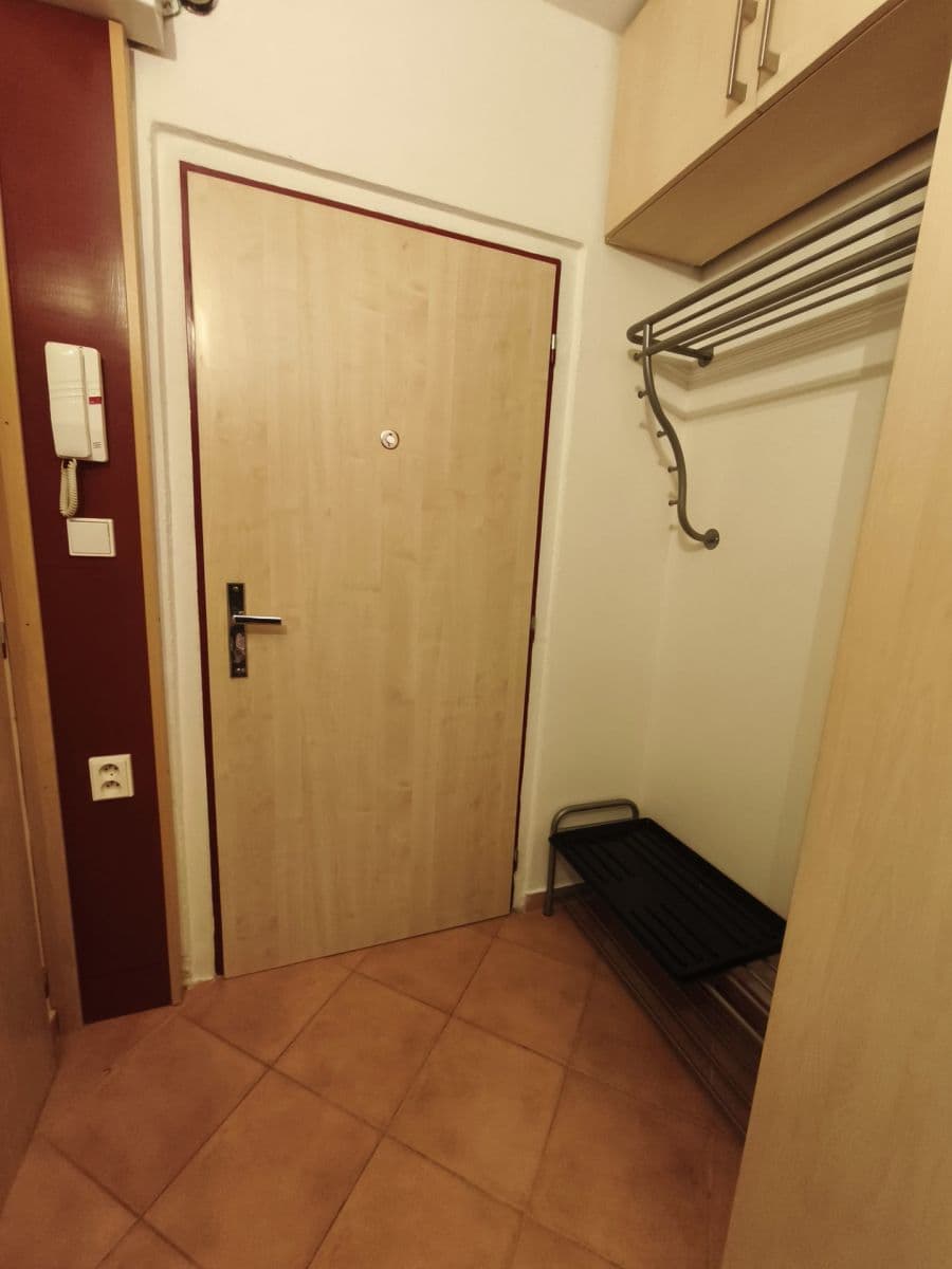 1 bedroom with open-plan kitchen flat to rent, 46 m², Kmochova, Hostivice, Středočeský Region 1 bedroom with open-plan kitchen flat to rent, 46 m², Kmochova, Hostivice, Středočeský Region