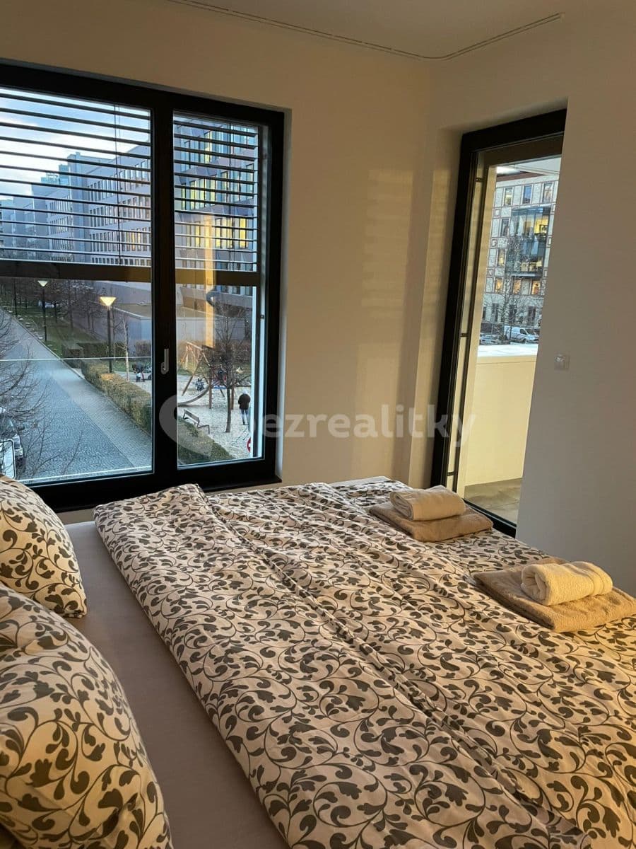 1 bedroom with open-plan kitchen flat to rent, 54 m², V Přístavu, Prague, Prague 1 bedroom with open-plan kitchen flat to rent, 54 m², V Přístavu, Prague, Prague