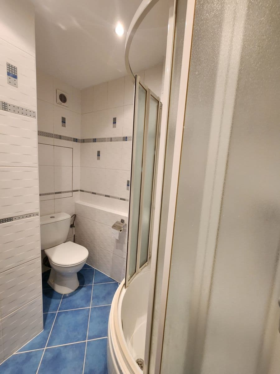 Studio flat to rent, 32 m², Neapolská, Prague, Prague Studio flat to rent, 32 m², Neapolská, Prague, Prague