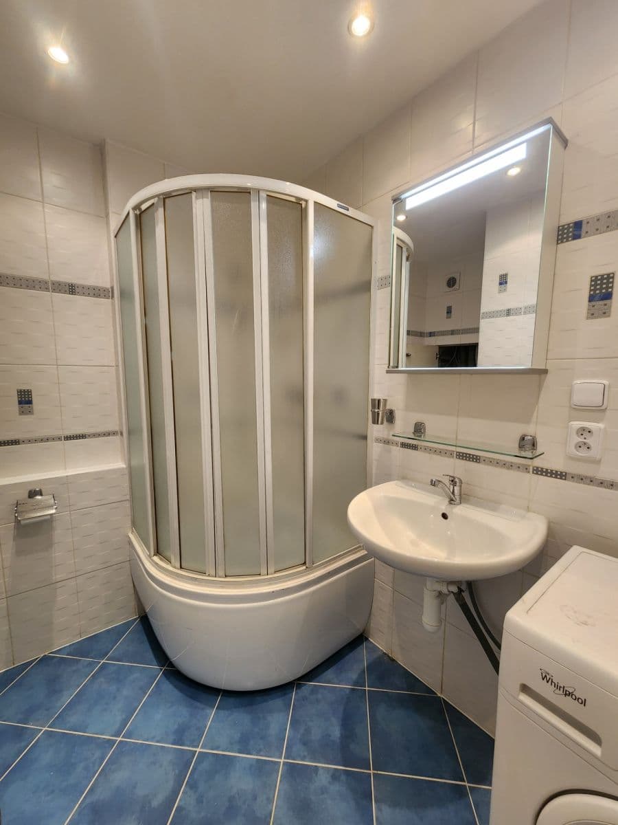 Studio flat to rent, 32 m², Neapolská, Prague, Prague Studio flat to rent, 32 m², Neapolská, Prague, Prague