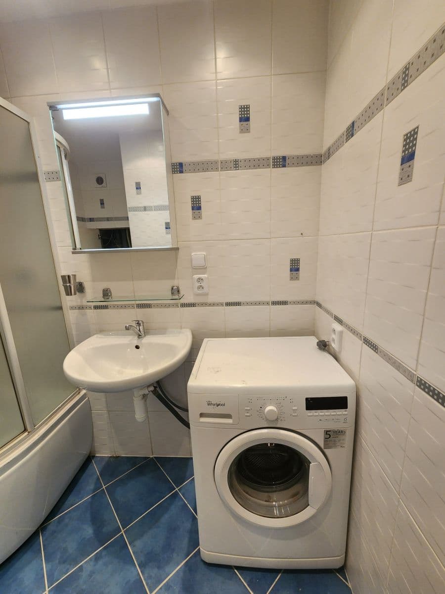 Studio flat to rent, 32 m², Neapolská, Prague, Prague Studio flat to rent, 32 m², Neapolská, Prague, Prague