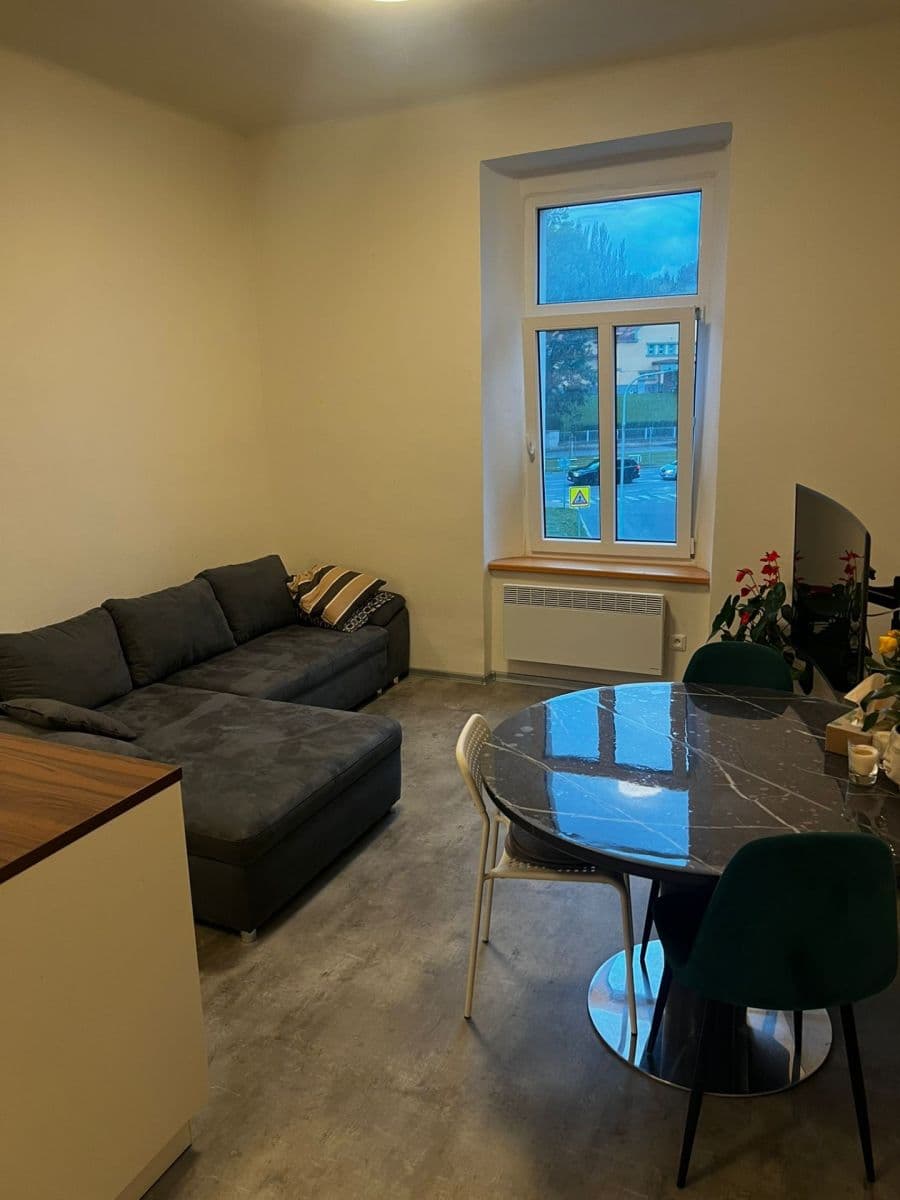 2 bedroom with open-plan kitchen flat to rent, 76 m², Spojovací, Prague, Prague 2 bedroom with open-plan kitchen flat to rent, 76 m², Spojovací, Prague, Prague