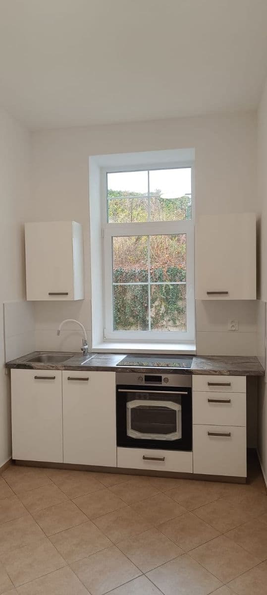 1 bedroom flat to rent, 43 m², Stará Kysibelská, Karlovy Vary, Karlovarský Region 1 bedroom flat to rent, 43 m², Stará Kysibelská, Karlovy Vary, Karlovarský Region