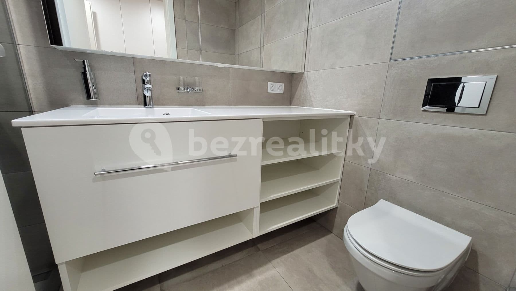 Studio flat to rent, 27 m², Mukařovského, Prague, Prague Studio flat to rent, 27 m², Mukařovského, Prague, Prague