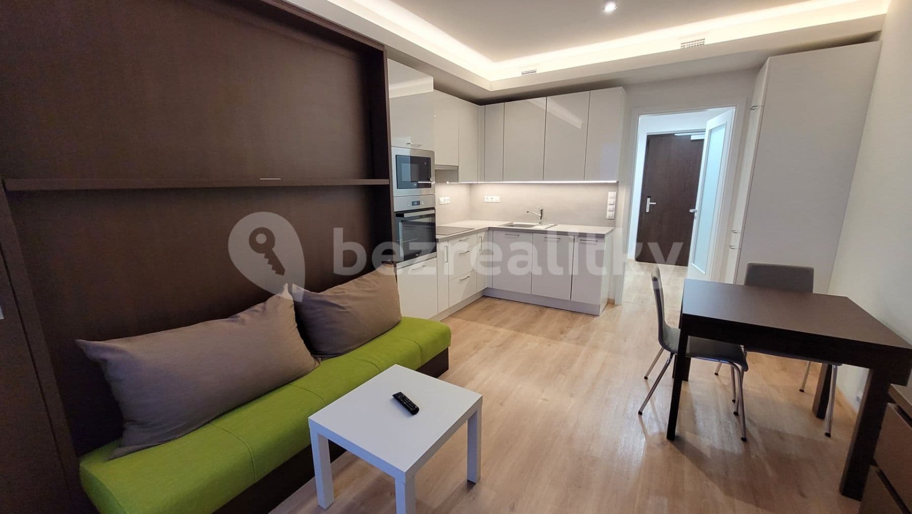 Studio flat to rent, 27 m², Mukařovského, Prague, Prague Studio flat to rent, 27 m², Mukařovského, Prague, Prague