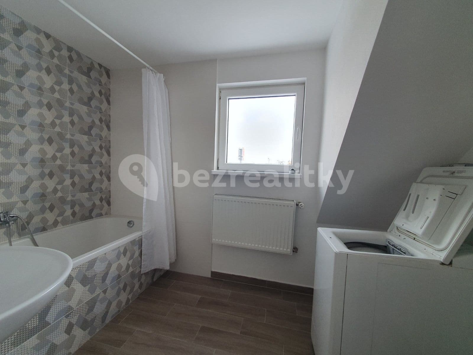 2 bedroom with open-plan kitchen flat to rent, 85 m², U Stojanu, Prague, Prague 2 bedroom with open-plan kitchen flat to rent, 85 m², U Stojanu, Prague, Prague