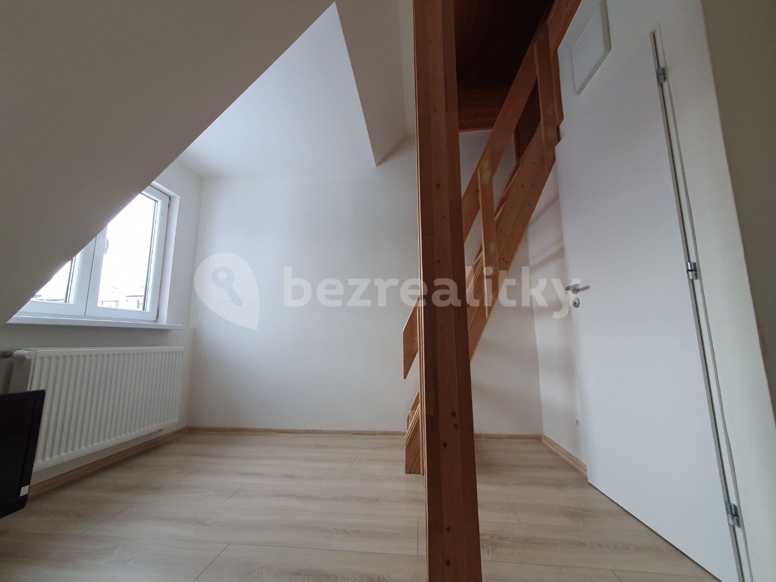 2 bedroom with open-plan kitchen flat to rent, 85 m², U Stojanu, Prague, Prague 2 bedroom with open-plan kitchen flat to rent, 85 m², U Stojanu, Prague, Prague