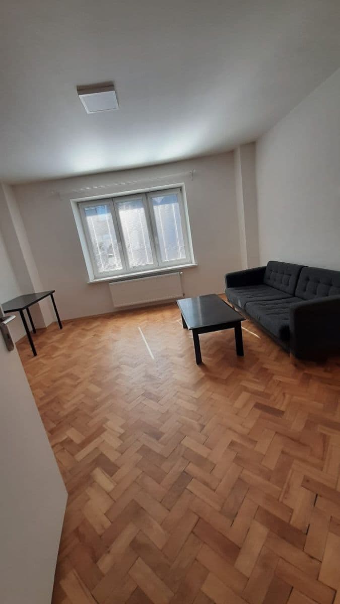 2 bedroom with open-plan kitchen flat to rent, 85 m², U Stojanu, Prague, Prague 2 bedroom with open-plan kitchen flat to rent, 85 m², U Stojanu, Prague, Prague