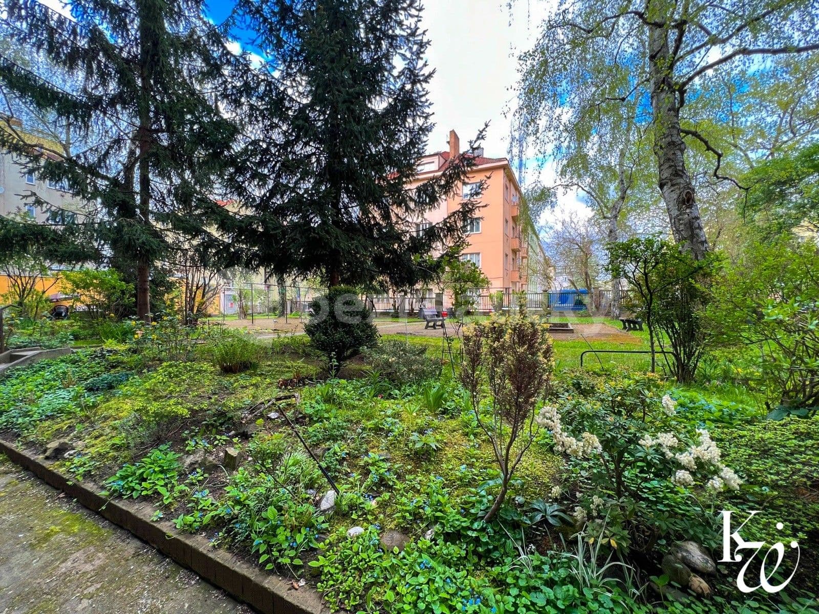 2 bedroom flat to rent, 44 m², U Družstev, Prague, Prague 2 bedroom flat to rent, 44 m², U Družstev, Prague, Prague