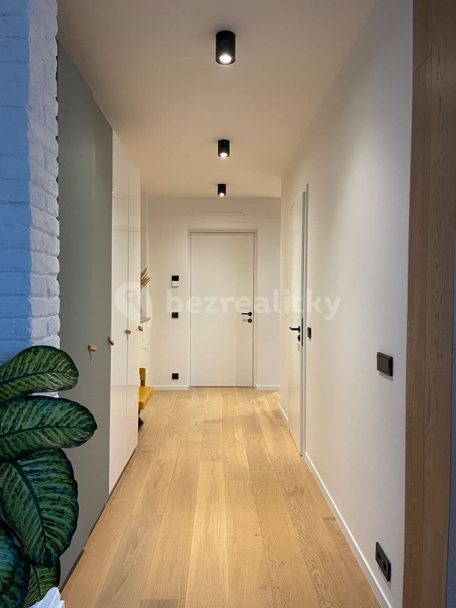 2 bedroom with open-plan kitchen flat to rent, 120 m², Na Kopánku, Kunice, Středočeský Region 2 bedroom with open-plan kitchen flat to rent, 120 m², Na Kopánku, Kunice, Středočeský Region