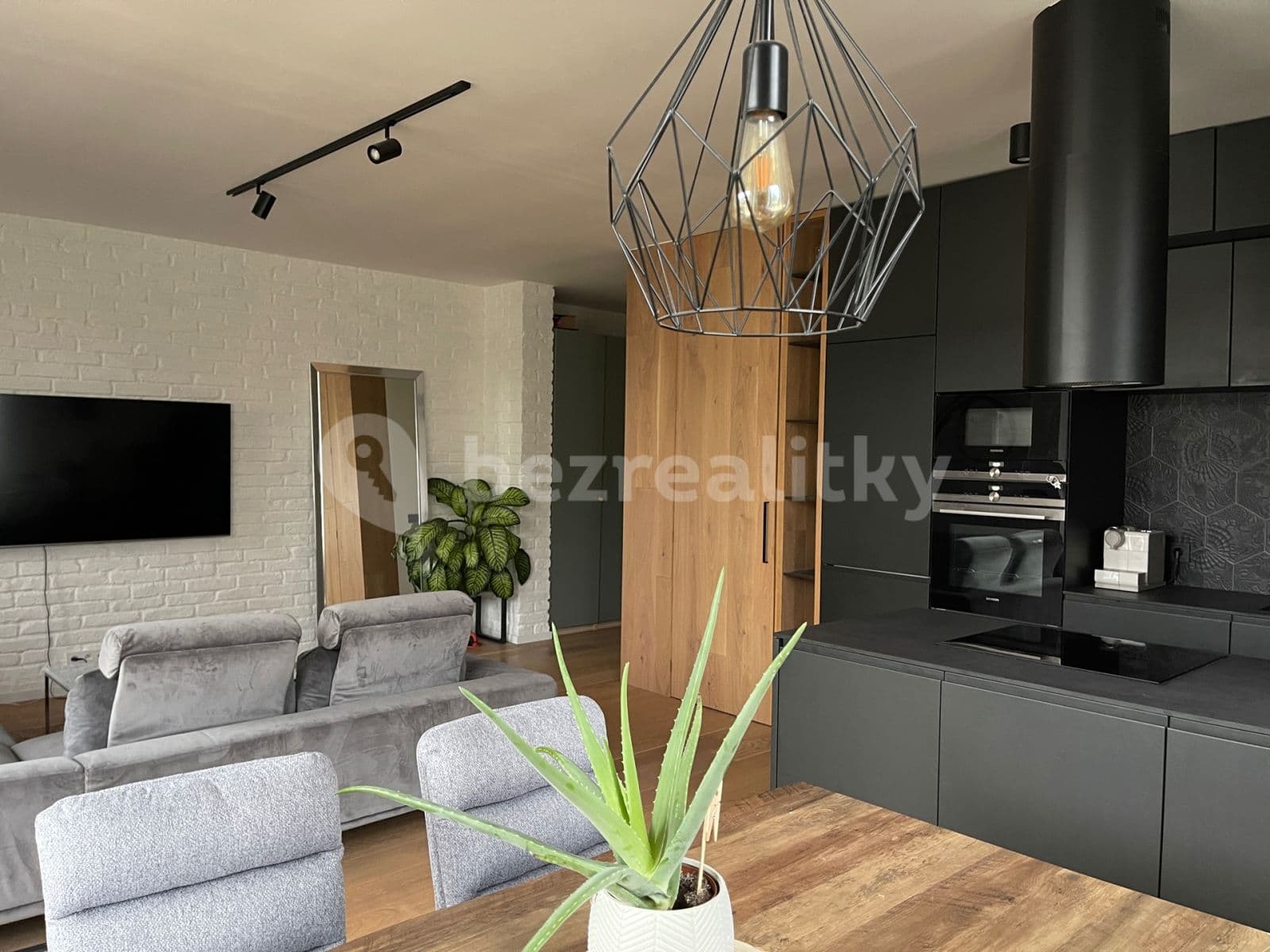 2 bedroom with open-plan kitchen flat to rent, 120 m², Na Kopánku, Kunice, Středočeský Region 2 bedroom with open-plan kitchen flat to rent, 120 m², Na Kopánku, Kunice, Středočeský Region