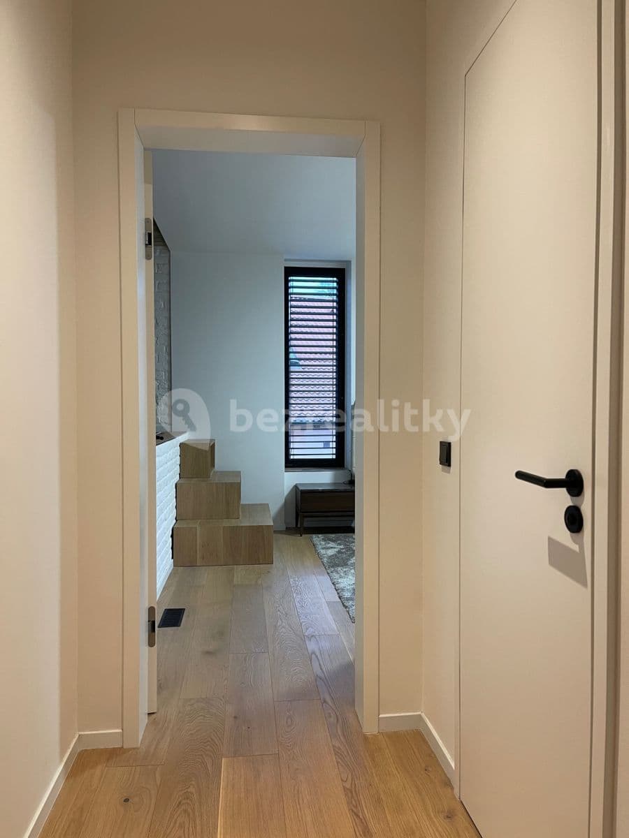 2 bedroom with open-plan kitchen flat to rent, 120 m², Na Kopánku, Kunice, Středočeský Region 2 bedroom with open-plan kitchen flat to rent, 120 m², Na Kopánku, Kunice, Středočeský Region