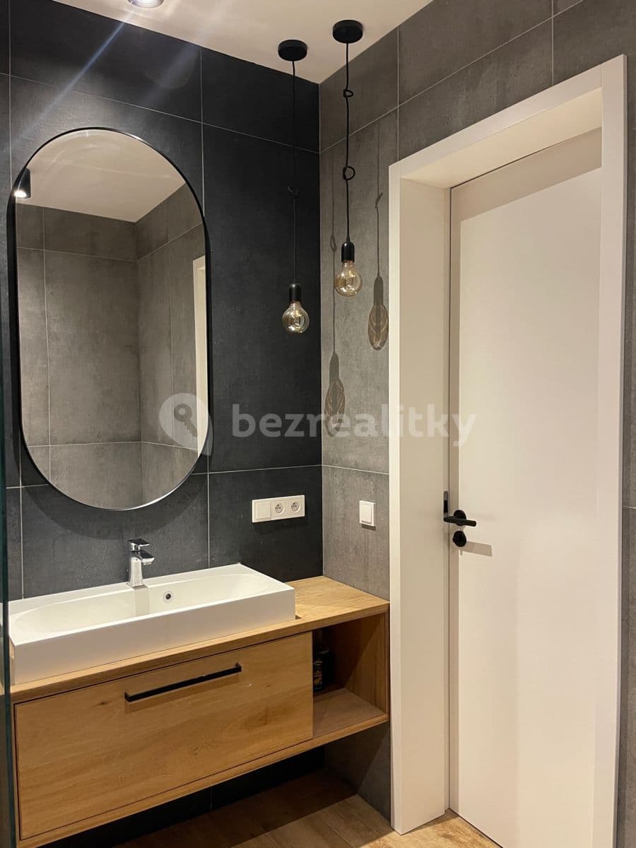 2 bedroom with open-plan kitchen flat to rent, 120 m², Na Kopánku, Kunice, Středočeský Region 2 bedroom with open-plan kitchen flat to rent, 120 m², Na Kopánku, Kunice, Středočeský Region