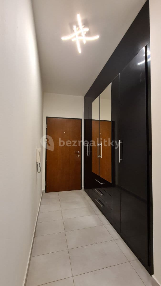 1 bedroom with open-plan kitchen flat to rent, 50 m², Jeremiášova, Prague, Prague 1 bedroom with open-plan kitchen flat to rent, 50 m², Jeremiášova, Prague, Prague