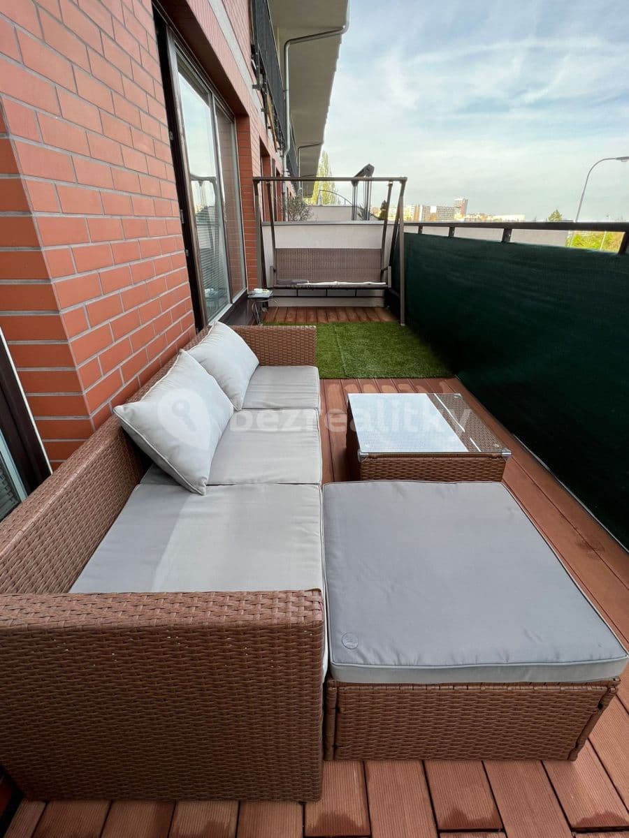 1 bedroom with open-plan kitchen flat to rent, 50 m², Jeremiášova, Prague, Prague 1 bedroom with open-plan kitchen flat to rent, 50 m², Jeremiášova, Prague, Prague