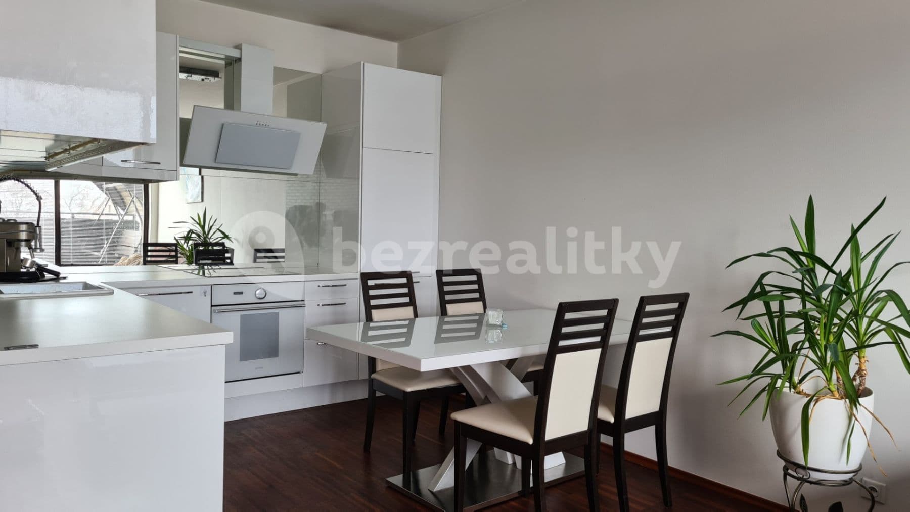 1 bedroom with open-plan kitchen flat to rent, 50 m², Jeremiášova, Prague, Prague 1 bedroom with open-plan kitchen flat to rent, 50 m², Jeremiášova, Prague, Prague