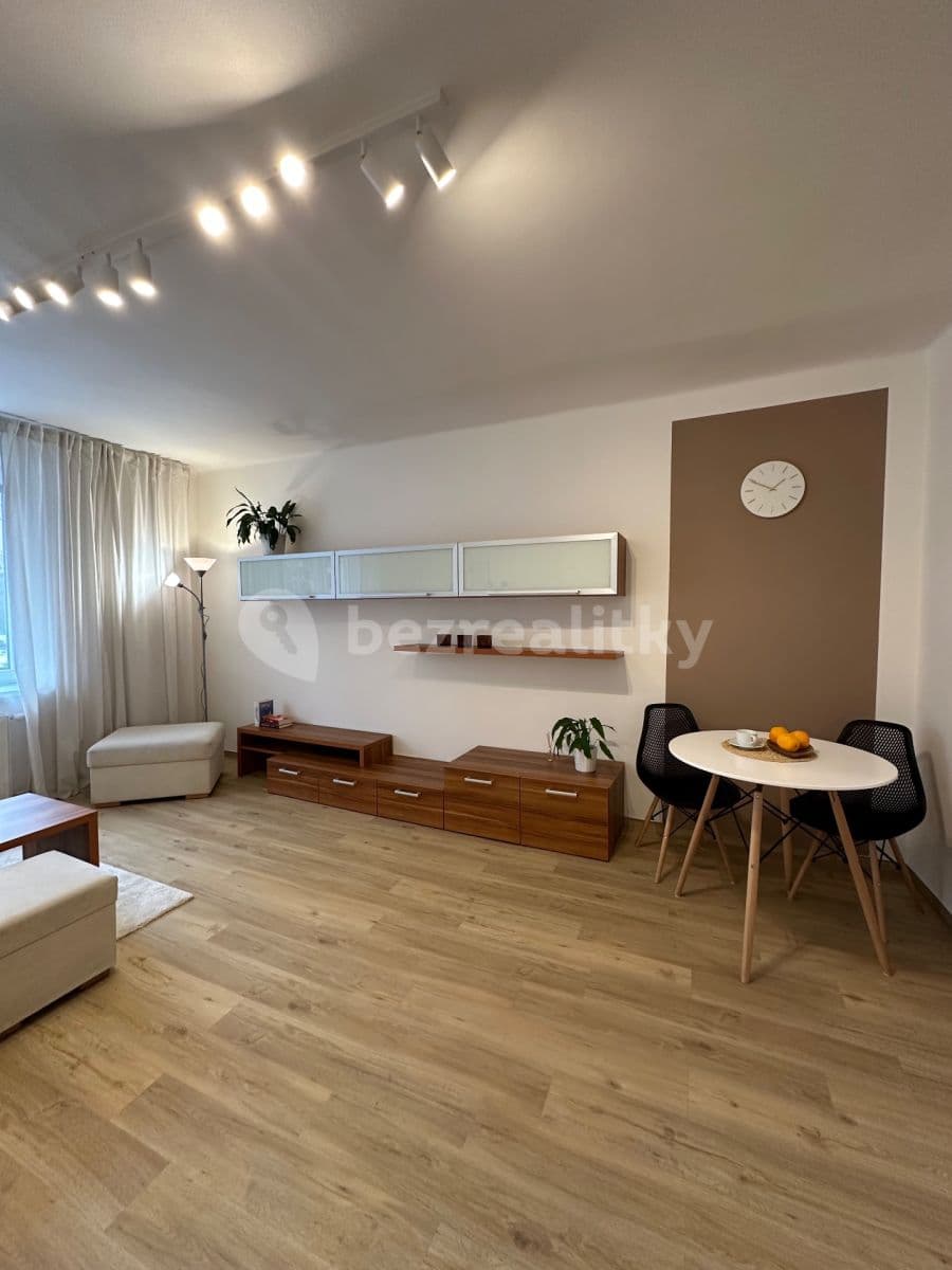1 bedroom with open-plan kitchen flat to rent, 42 m², Legionářů, Příbram, Středočeský Region 1 bedroom with open-plan kitchen flat to rent, 42 m², Legionářů, Příbram, Středočeský Region