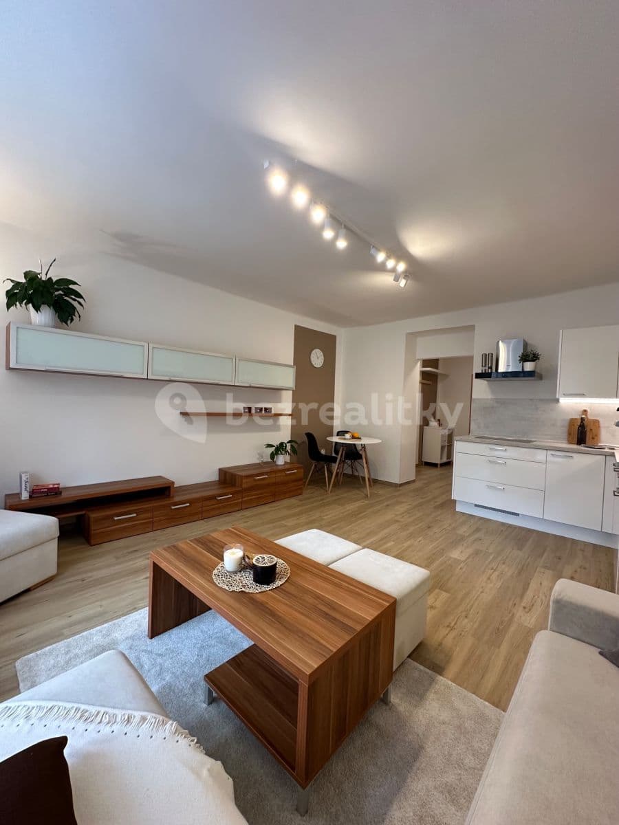 1 bedroom with open-plan kitchen flat to rent, 42 m², Legionářů, Příbram, Středočeský Region 1 bedroom with open-plan kitchen flat to rent, 42 m², Legionářů, Příbram, Středočeský Region