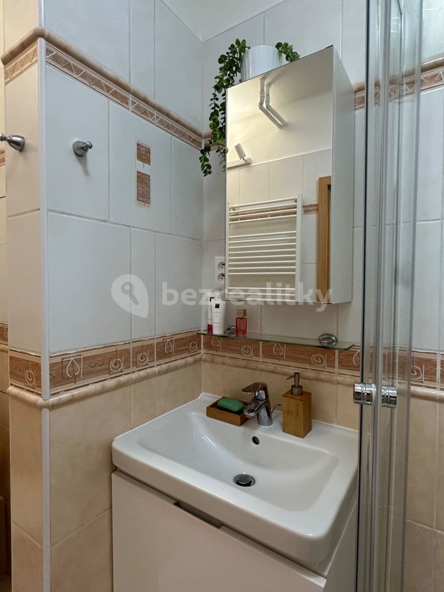 1 bedroom with open-plan kitchen flat to rent, 42 m², Legionářů, Příbram, Středočeský Region 1 bedroom with open-plan kitchen flat to rent, 42 m², Legionářů, Příbram, Středočeský Region