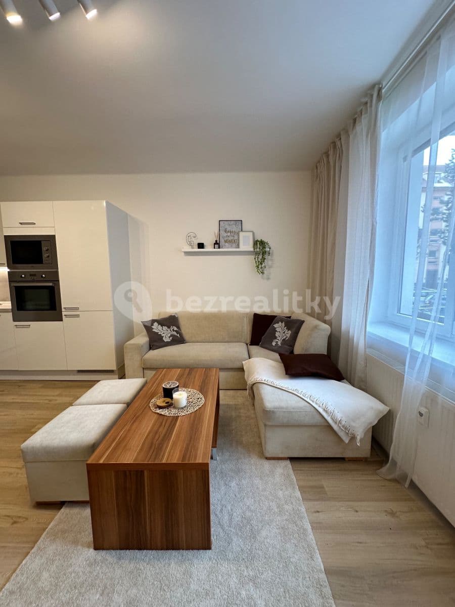 1 bedroom with open-plan kitchen flat to rent, 42 m², Legionářů, Příbram, Středočeský Region 1 bedroom with open-plan kitchen flat to rent, 42 m², Legionářů, Příbram, Středočeský Region