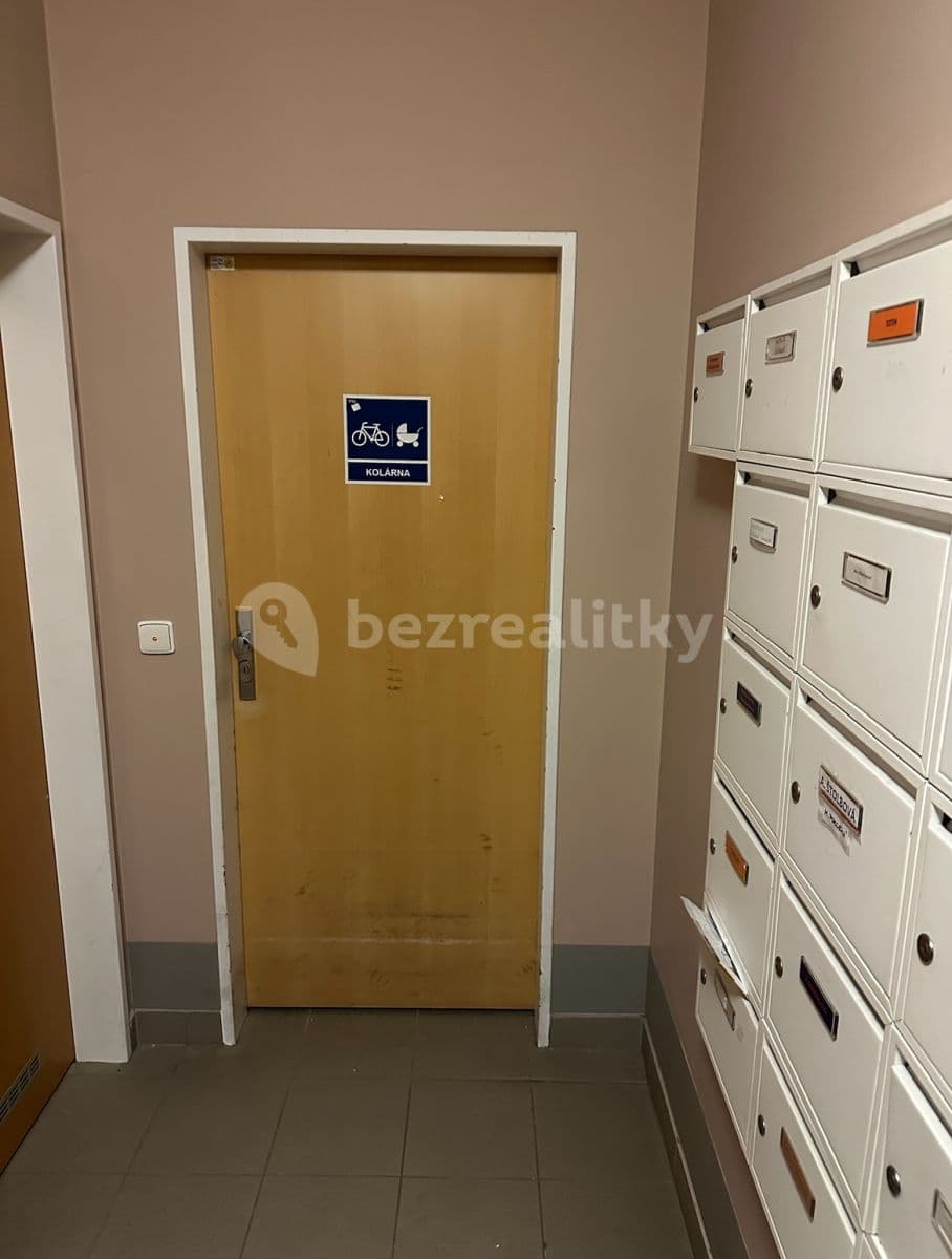 1 bedroom with open-plan kitchen flat to rent, 50 m², B. Němcové, Hostivice, Středočeský Region 1 bedroom with open-plan kitchen flat to rent, 50 m², B. Němcové, Hostivice, Středočeský Region