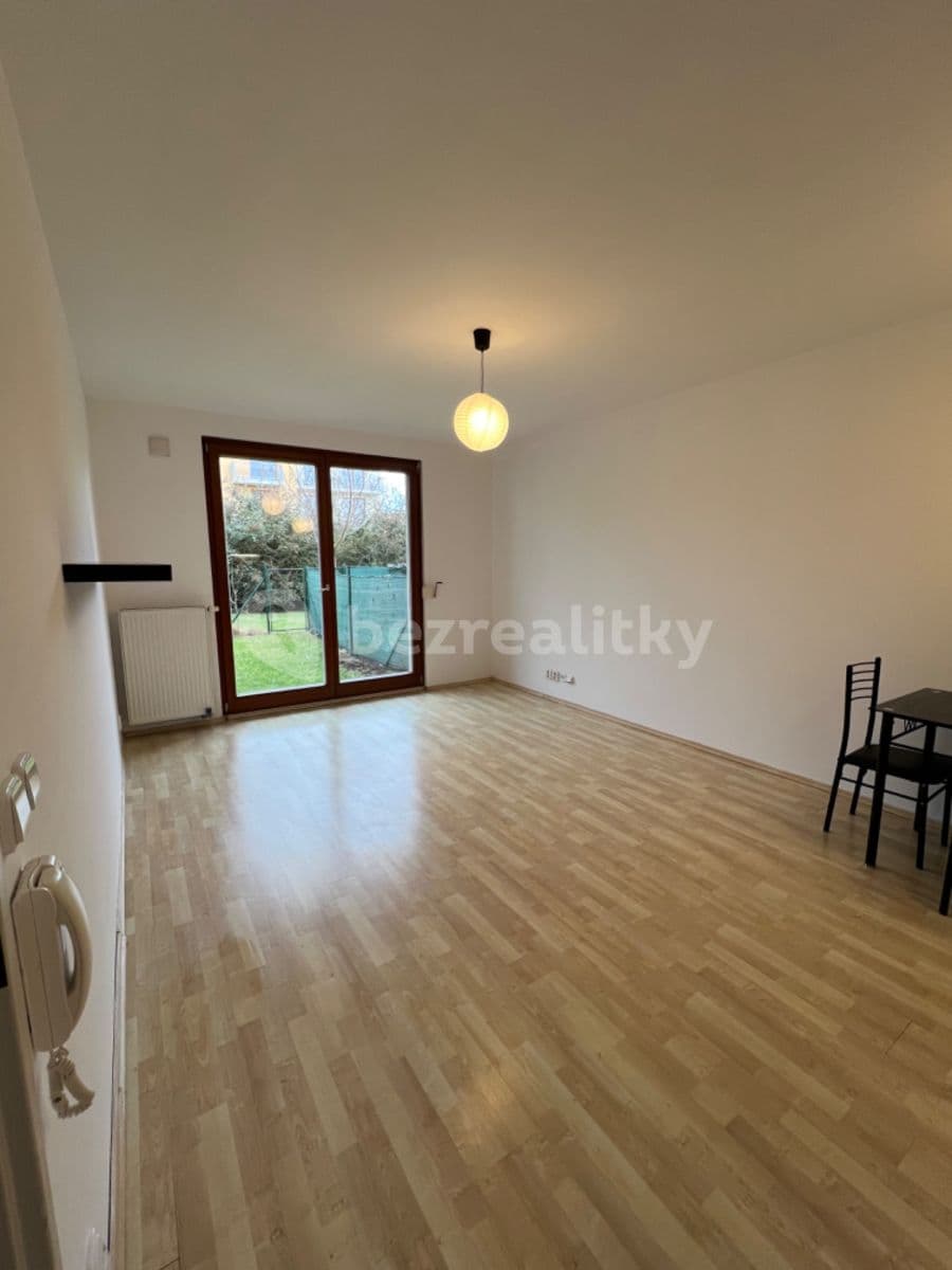 1 bedroom with open-plan kitchen flat to rent, 50 m², B. Němcové, Hostivice, Středočeský Region 1 bedroom with open-plan kitchen flat to rent, 50 m², B. Němcové, Hostivice, Středočeský Region