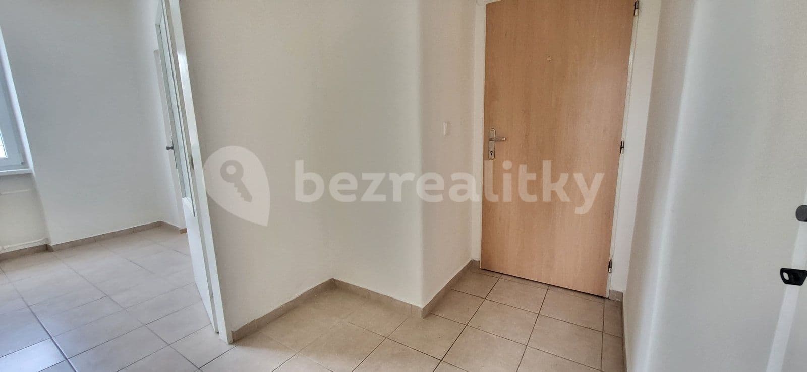 Studio flat to rent, 30 m², U Topolů, Havířov, Moravskoslezský Region