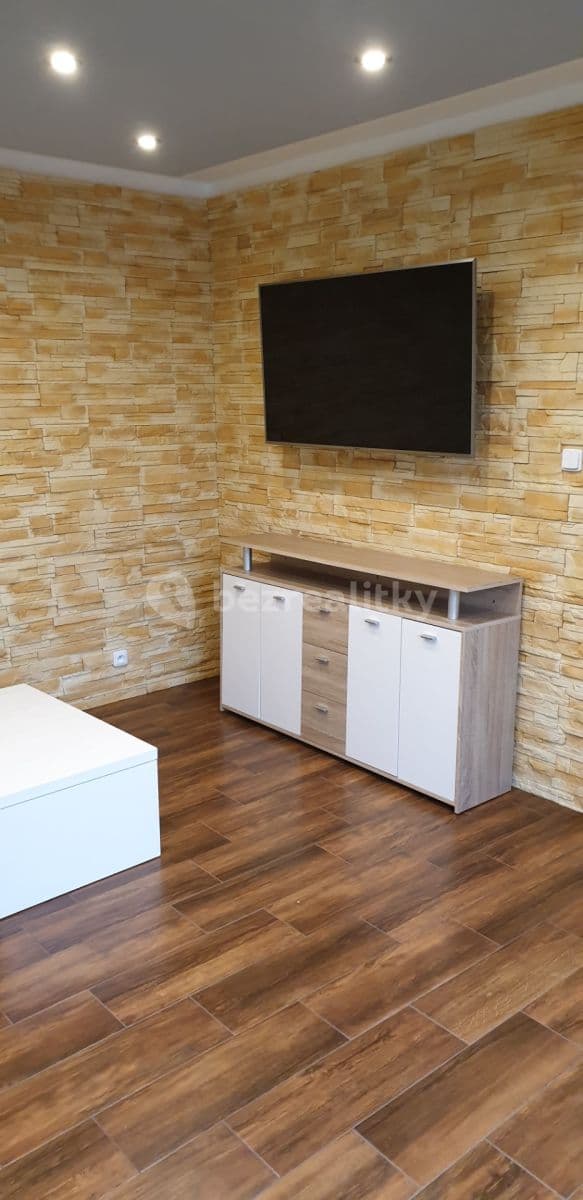 1 bedroom flat to rent, 37 m², Bratří Čapků, Ústí nad Labem, Ústecký Region 1 bedroom flat to rent, 37 m², Bratří Čapků, Ústí nad Labem, Ústecký Region