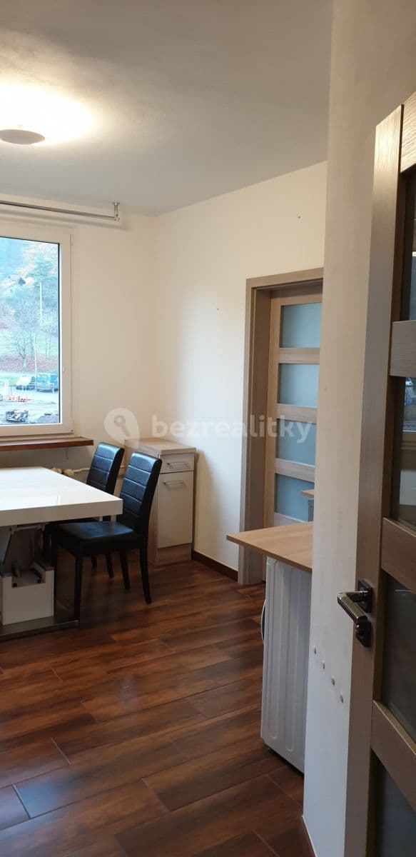 1 bedroom flat to rent, 37 m², Bratří Čapků, Ústí nad Labem, Ústecký Region 1 bedroom flat to rent, 37 m², Bratří Čapků, Ústí nad Labem, Ústecký Region