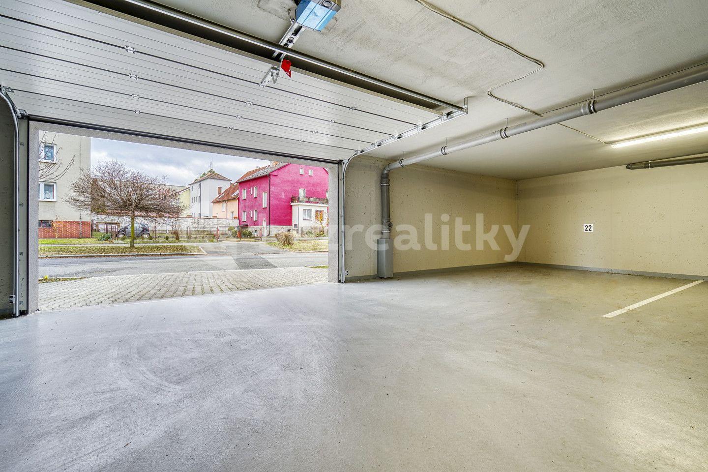 1 bedroom with open-plan kitchen flat for sale, 54 m², Na Kovárně, Plzeň, Plzeňský Region