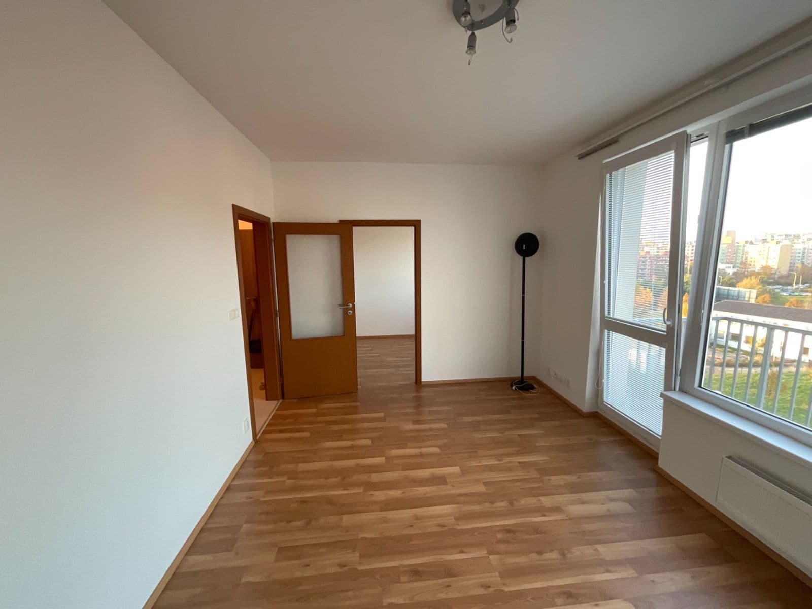1 bedroom with open-plan kitchen flat to rent, 37 m², Rudolfa Holeky, Prague, Prague 1 bedroom with open-plan kitchen flat to rent, 37 m², Rudolfa Holeky, Prague, Prague