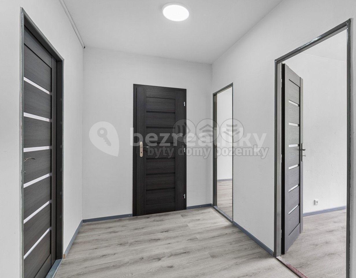 2 bedroom with open-plan kitchen flat for sale, 69 m², Dukelských hrdinů, Krupka, Ústecký Region