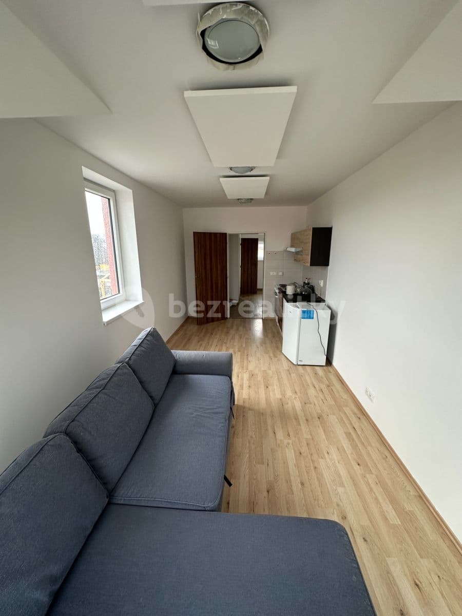 Studio flat to rent, 29 m², Škvorec, Středočeský Region Studio flat to rent, 29 m², Škvorec, Středočeský Region
