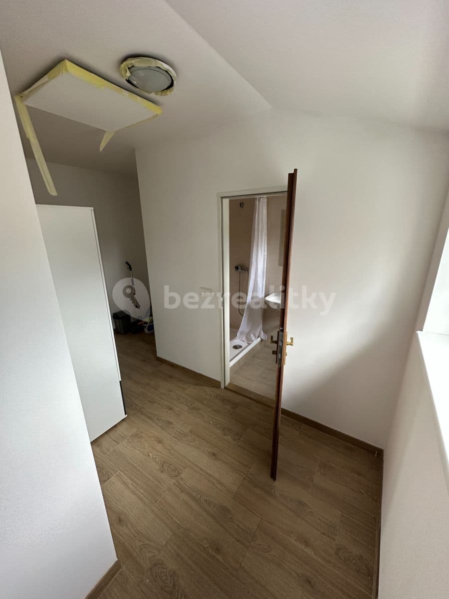 Studio flat to rent, 29 m², Škvorec, Středočeský Region Studio flat to rent, 29 m², Škvorec, Středočeský Region