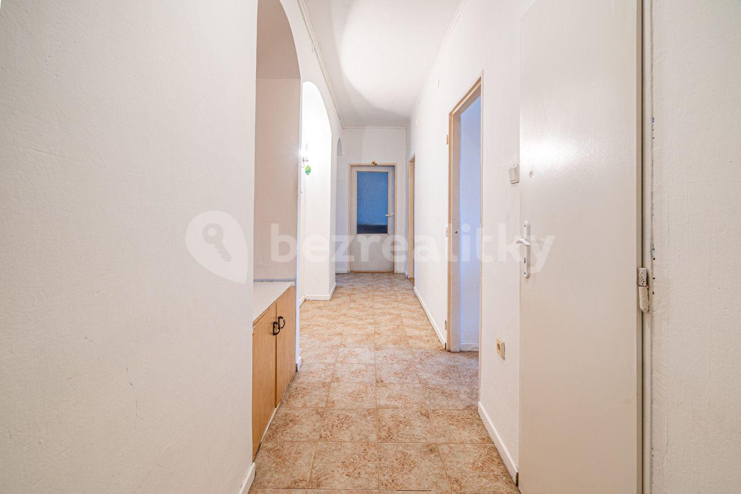 3 bedroom flat for sale, 71 m², Velkomoravská, Olomouc, Olomoucký Region